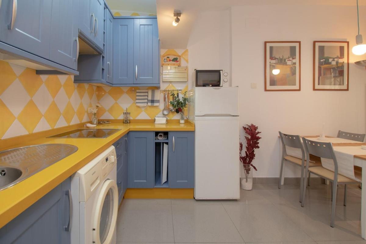 C52 - Seaside 2 Bedrooms By The Center Малага Екстериор снимка
