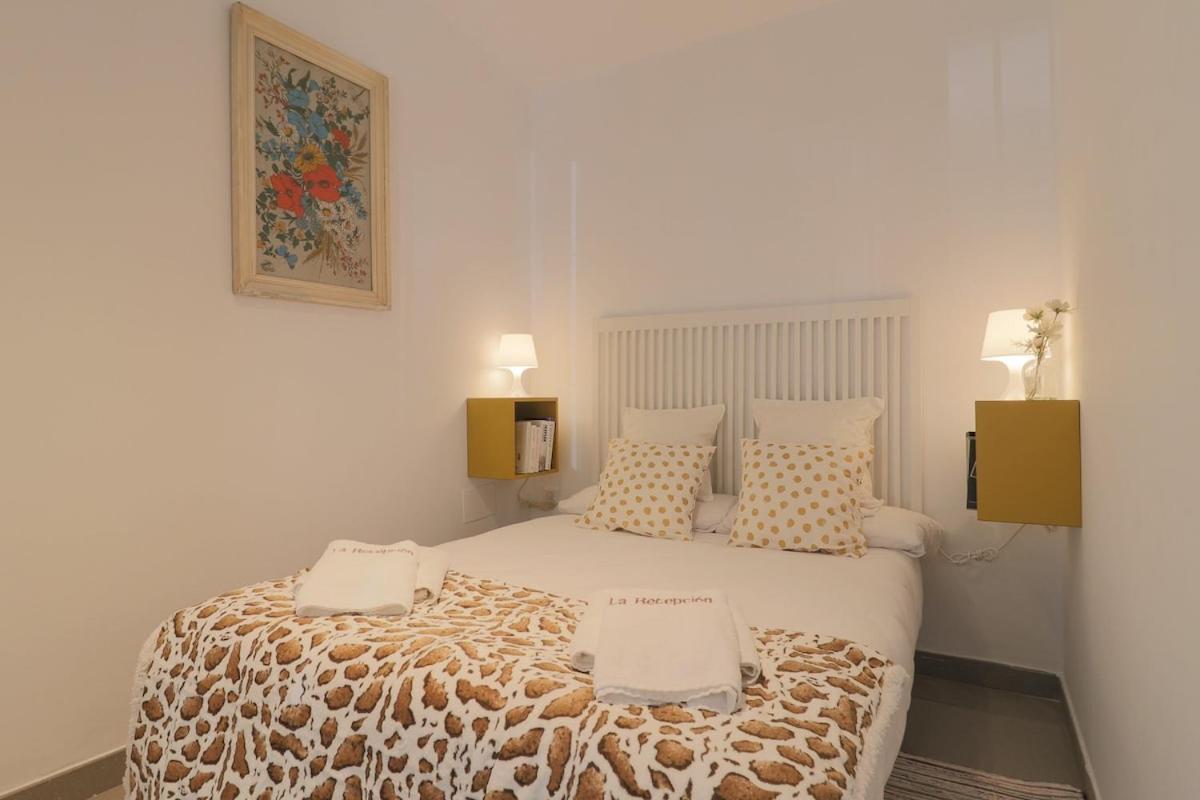 C52 - Seaside 2 Bedrooms By The Center Малага Екстериор снимка