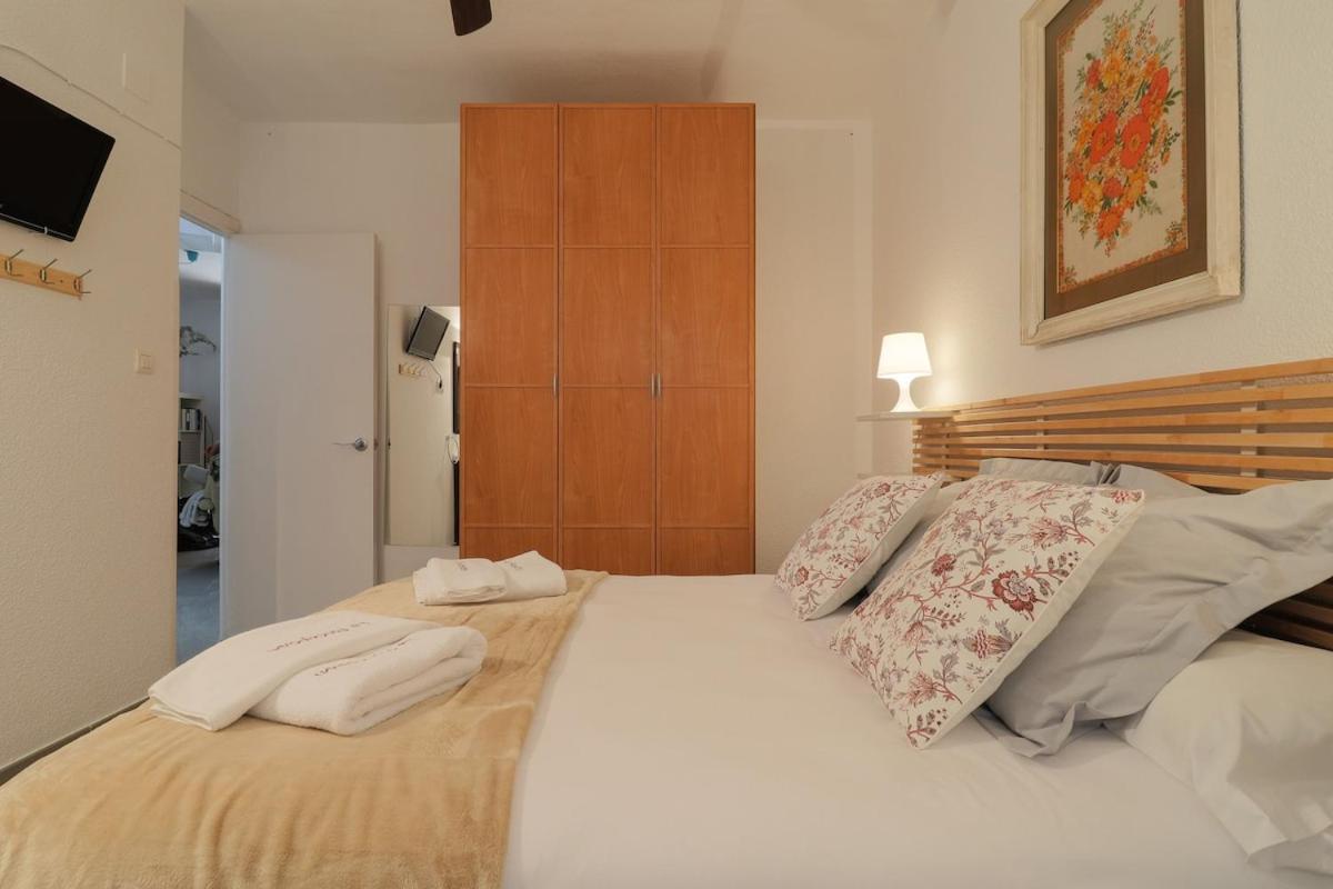 C52 - Seaside 2 Bedrooms By The Center Малага Екстериор снимка